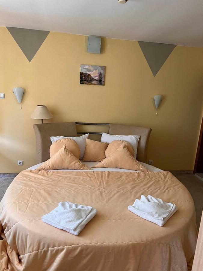 Хотел Диамант Hotel Diamond Balcsik Kültér fotó