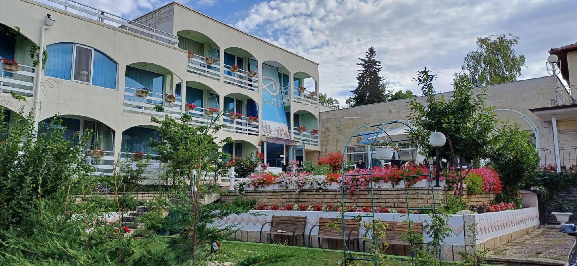 Хотел Диамант Hotel Diamond Balcsik Kültér fotó
